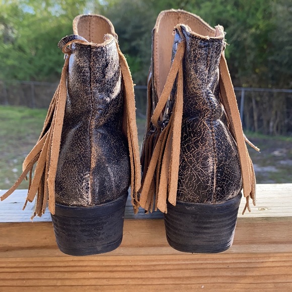 Black distressed Corral booties - Picture 6 of 8